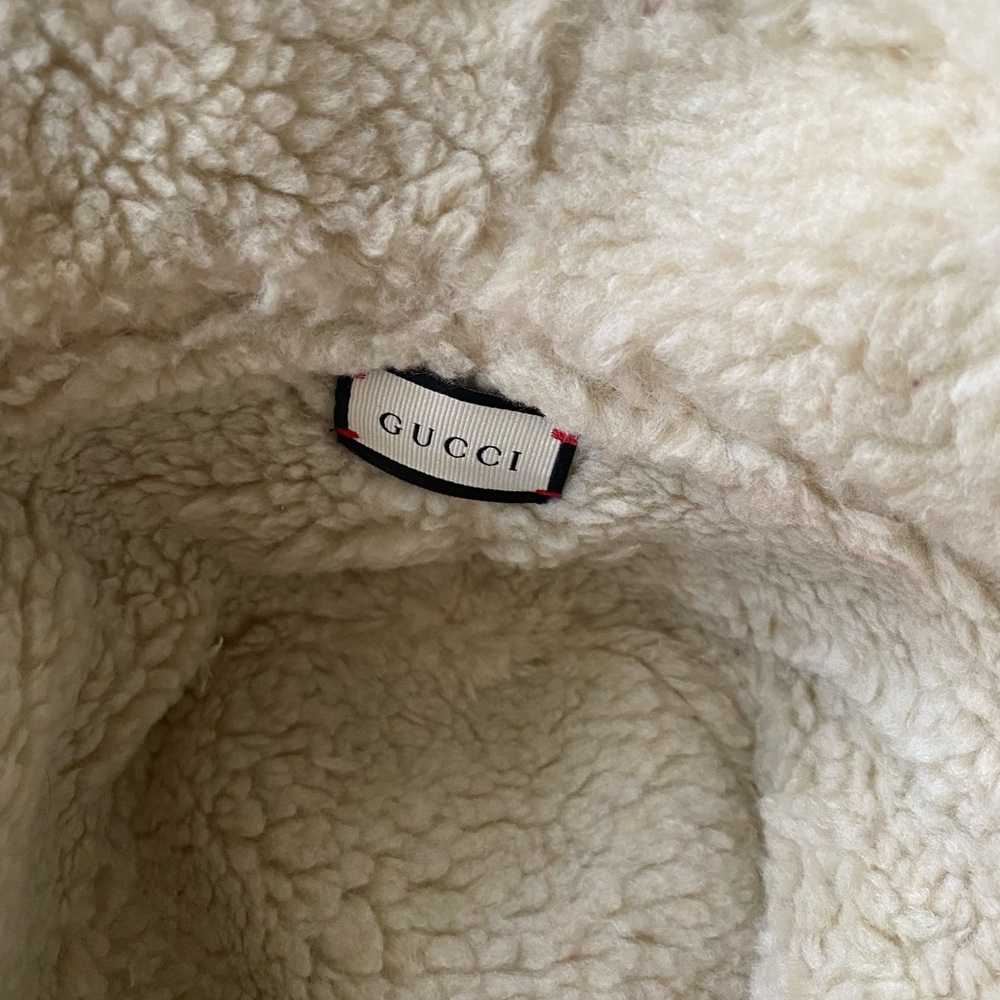 Authentic Gucci fleece wool bucket hat. - Picture 5 of 9